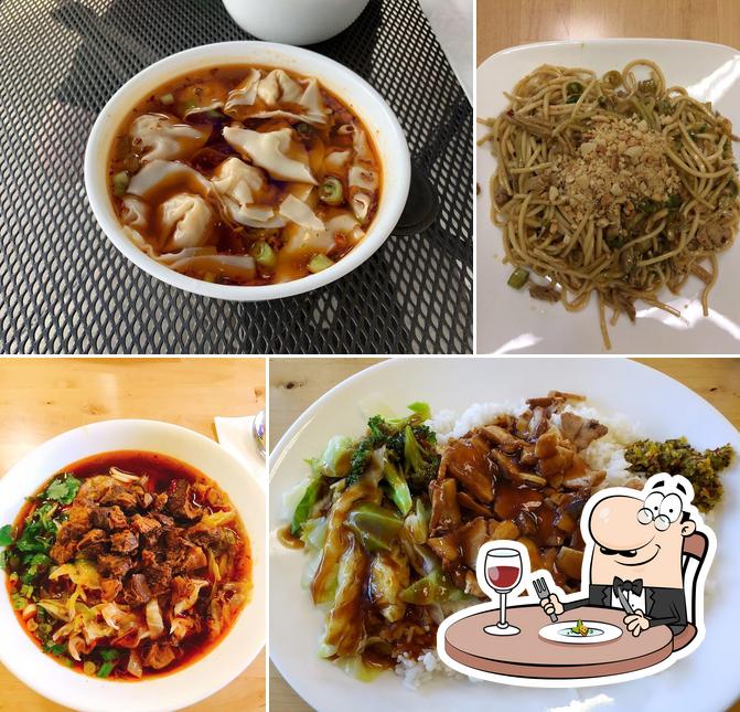 Блюда в "Tian Fu Noodle / DIY Hotpot"