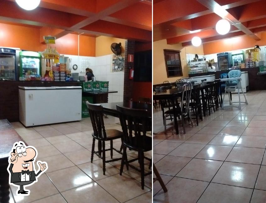 O interior do Rodokão Lanches