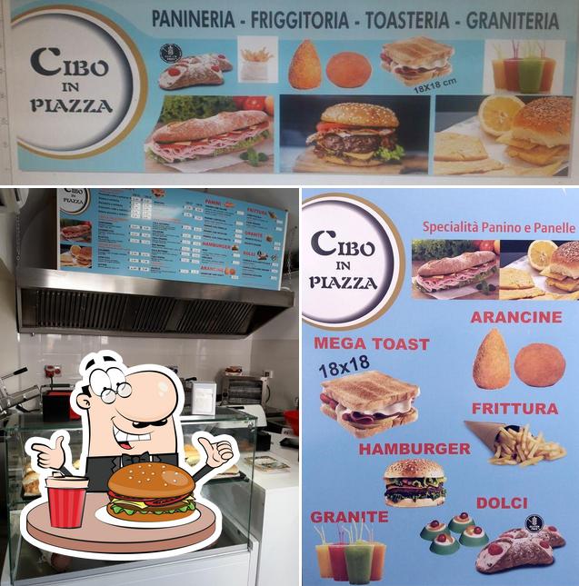 Prenditi un hamburger a Cibo In Piazza