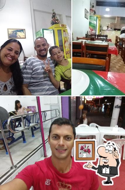 Veja imagens do interior do Pizzaria Água na Boca