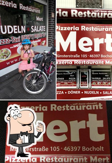 See this picture of Pizzeria Mert