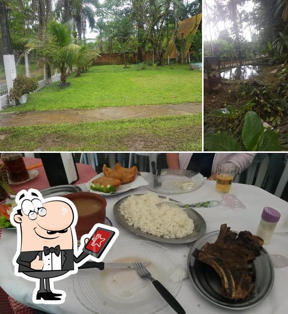 Entre diferentes coisas, exterior e comida podem ser encontrados no Bar do Gonçalo