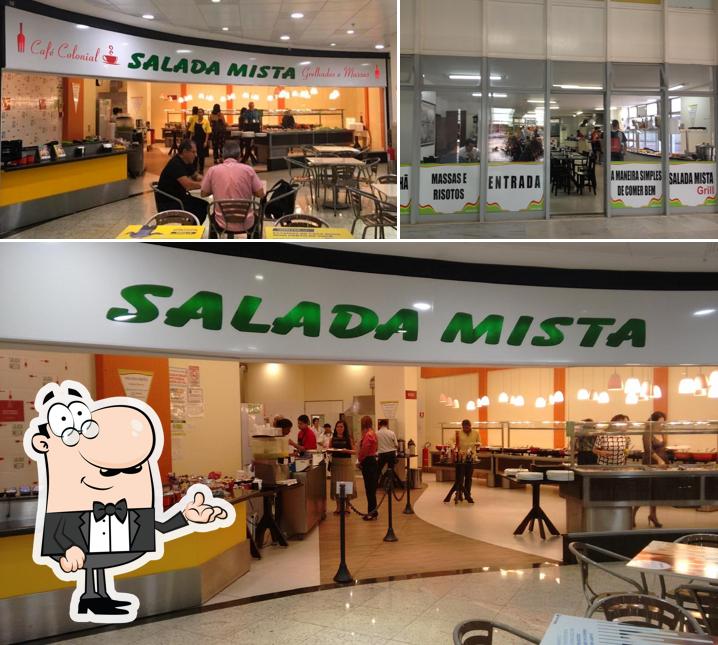 The interior of Restaurante Salada Mista