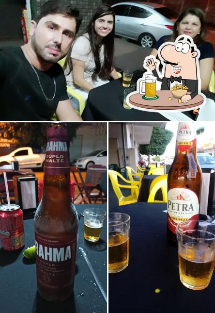 Você pode tomar um copo de cerveja leve ou escura