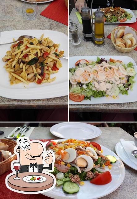 Еда в "Ristorante Pizzeria Napoli"