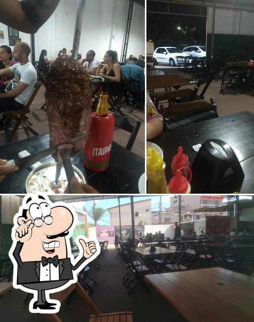 O interior do Champions Barbecue