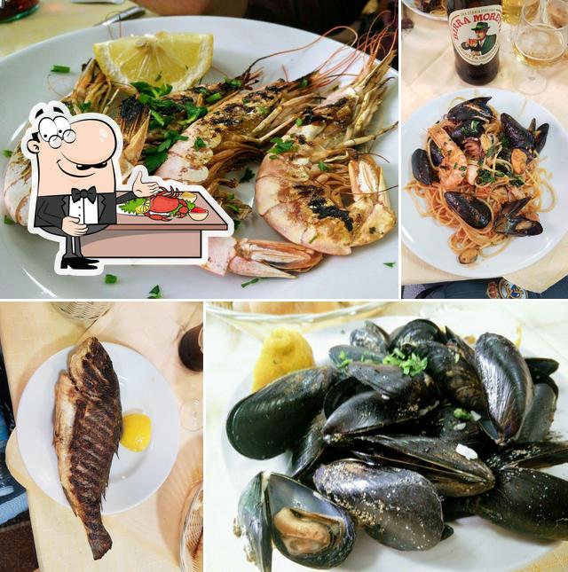 Order seafood at Trattoria da Mario