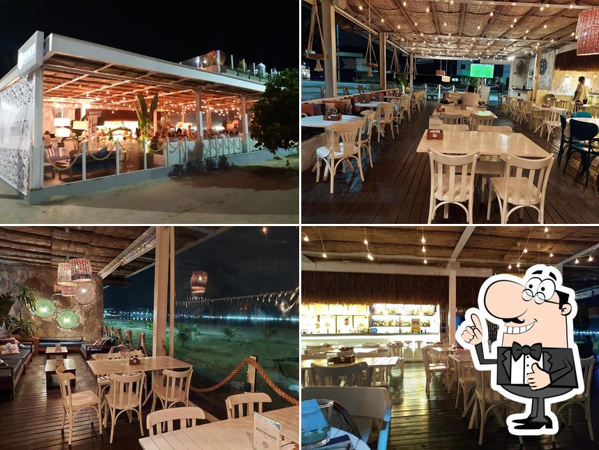 Here's a pic of Barlavento Beach Bar & Lounge