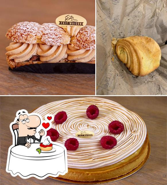 Boulangerie - Pâtisserie - Sandwicherie "Petit Jean - Les éléis" propose une variété de desserts