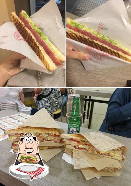 Club sandwich al CAPATOAST Gallipoli