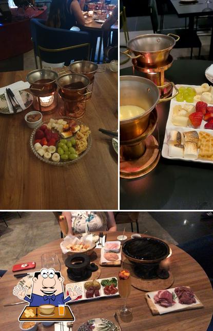 Comida em Black Rose Fondue House