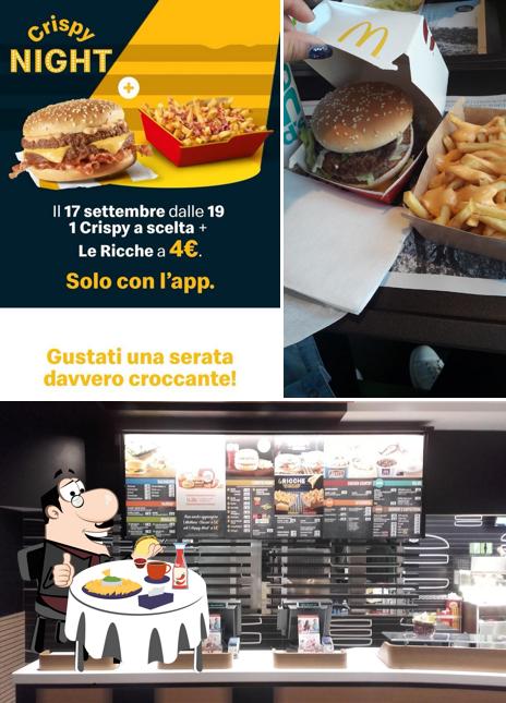 Commandez un hamburger à McDonald's Latina Via Isonzo
