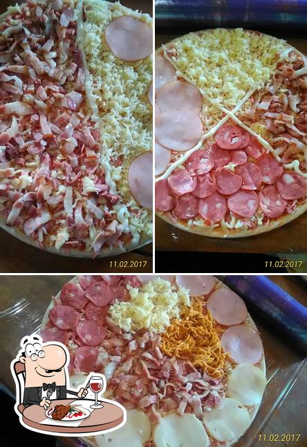 Peça refeições de carne no Pizza da Morena