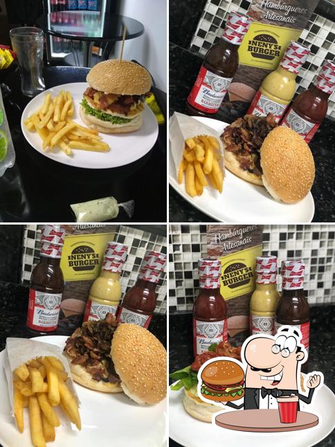 Delicie-se com um hambúrguer no Neny's Burger