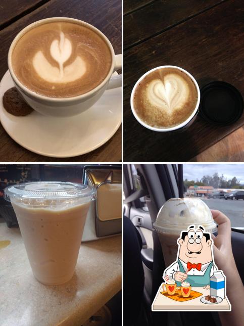 Попробуйте различные напитки, представленные в "Kaffee Meister - Lakeside Coffee Bar & Drive-Thru"
