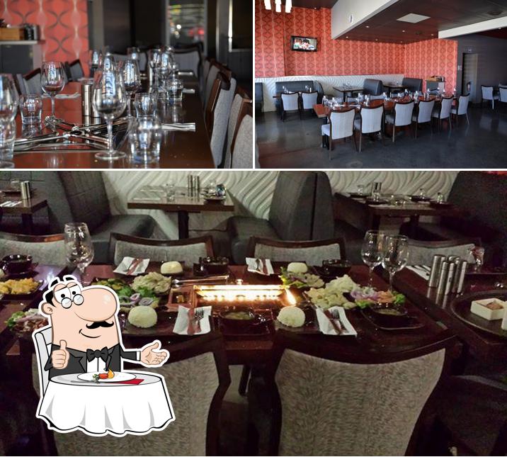 L’image de la table à manger et intérieur de Grille Coréen Maison Gangnam’s