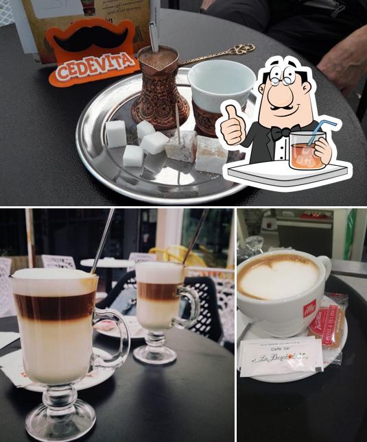 Questa è la foto che raffigura la bevanda e cibo di La Bambola Caffe Bar