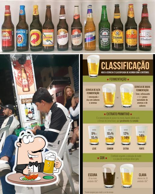 Você pode tomar uma tulipa de cerveja leve ou escura