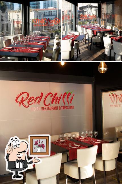 Интерьер "Red Chilli Indian Restaurant & Tapas Bar"