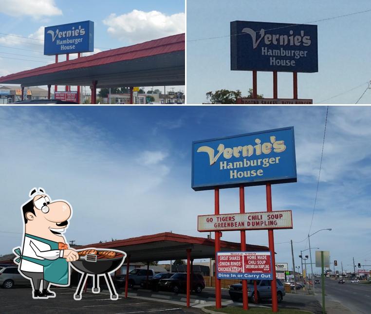 Look at the image of Vernie's Hamburger House