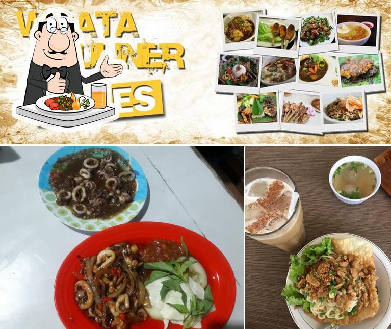 Cafetería Wisata Kuliner Deles, Surabaya - Opiniones del restaurante
