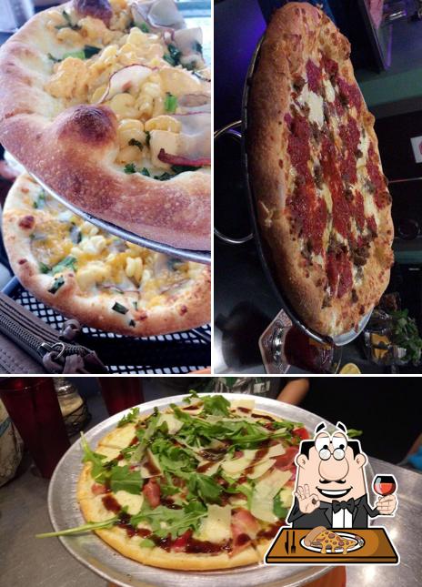 Flying Saucer Pizza Company In Salem Restaurant Menu And Reviews