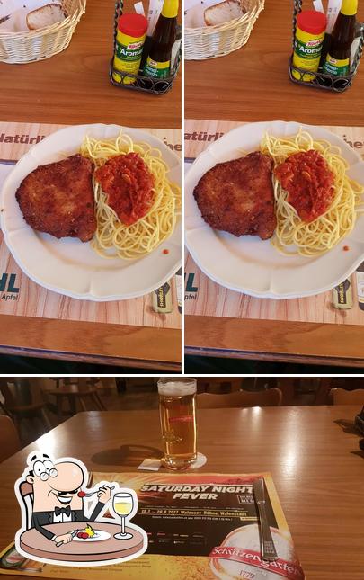 Guarda la foto che raffigura la cibo e birra di Neuer Rhein