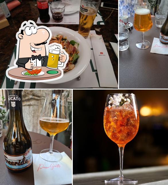 Puoi ordinare un rinfrescante bicchiere di birra chiara o scura