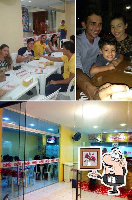 O interior do Moisés Lanches