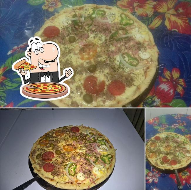 Try out pizza at Restaurante Pimenta De Cheiro
