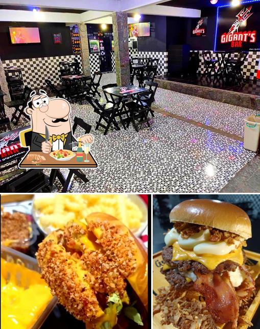 Entre diversos coisas, comida e interior podem ser encontrados no Gigant's Burger