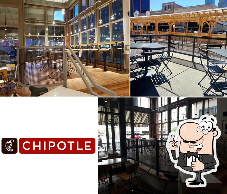 Look at this photo of Chipotle Mexican Grill