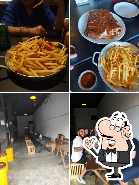 Entre diferentes coisas, interior e comida podem ser encontrados no Hamburgueria Ybrasa - Burger artesanal de verdade!