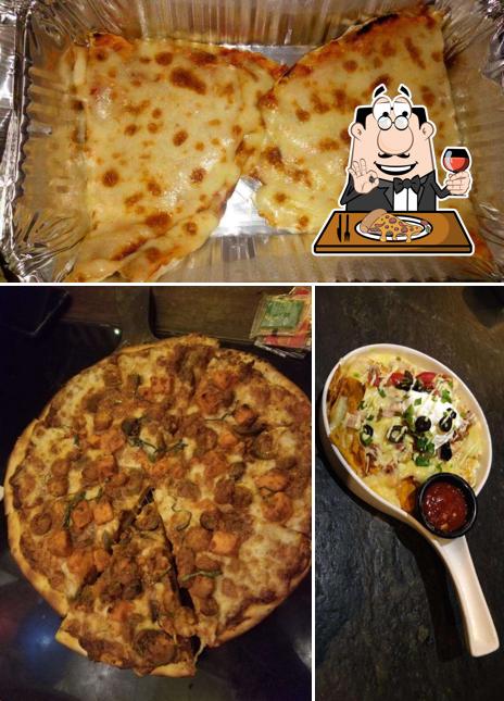 Try out pizza at Mudpipe Cafe