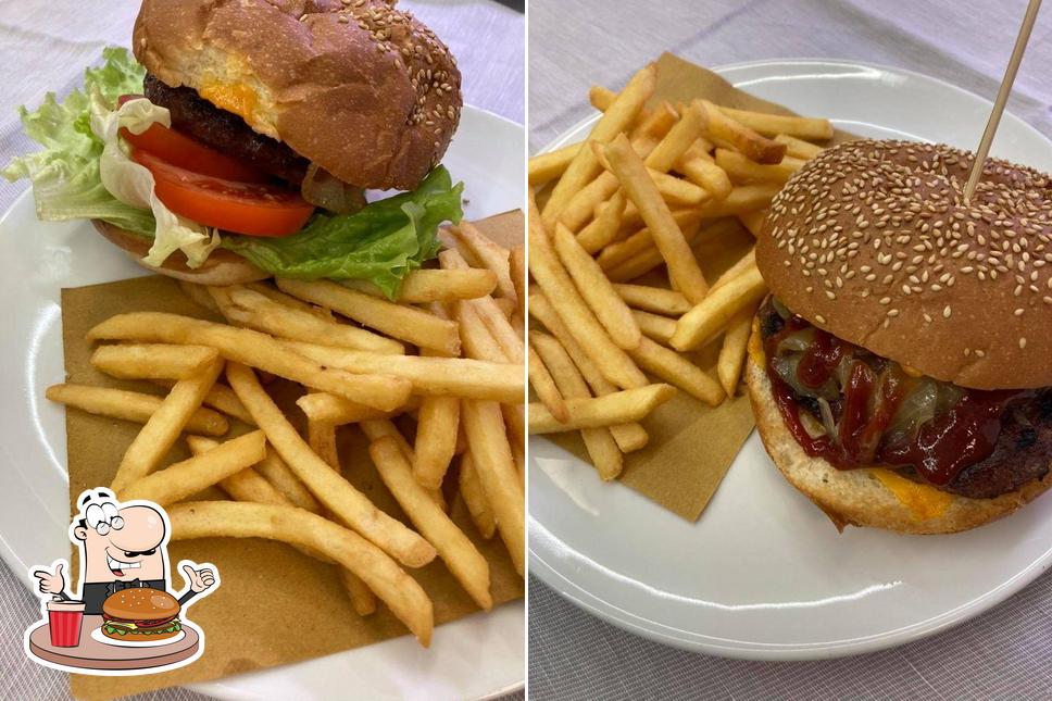 Ordina un hamburger a cinque.25 Drink e Cucina