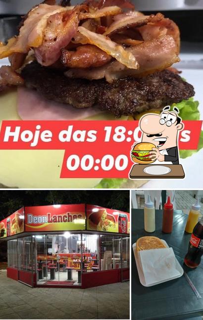 Las hamburguesas de Deon Lanches las disfrutan una gran variedad de paladares