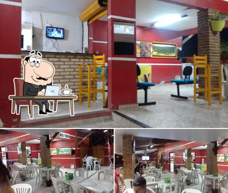 Veja imagens do interior do Pizzaria do Louro