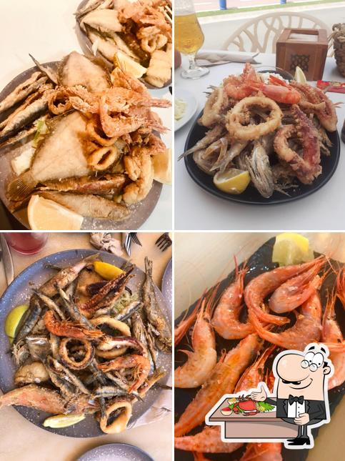 Try out seafood at La Calma Aguadulce