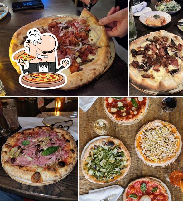 Choisissez des pizzas à Industria Pizzeria + Bar