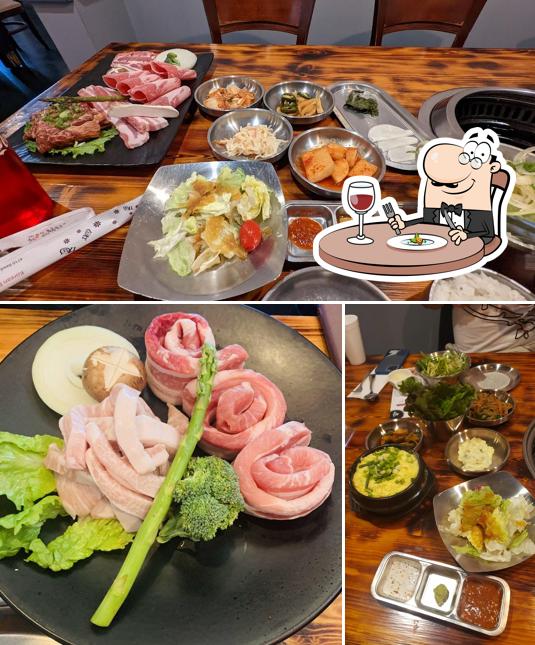 https://img.restaurantguru.com/c66f-Don-Pocha-Korean-BBQ-Columbus-meals-2.jpg?@m@t@s@d