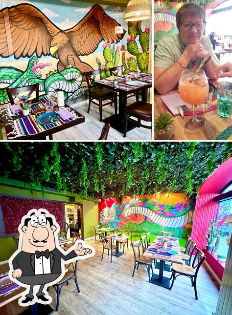 Tra le varie cose da Los Cuates Restaurant Mexicain si possono trovare la interni e alcol