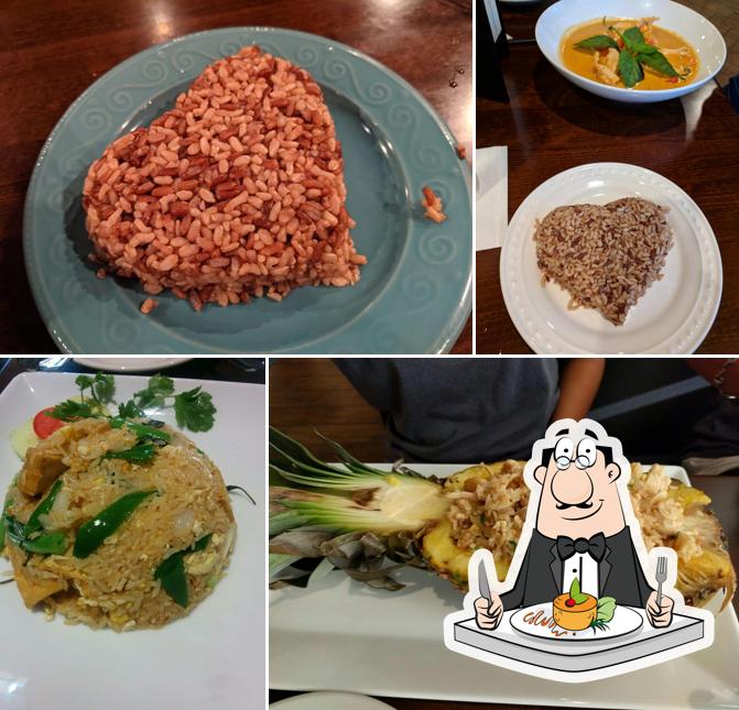 Еда в "Thailicious Cuisine and Bar"