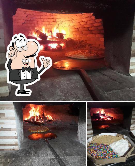 O interior do Hot pizzaria