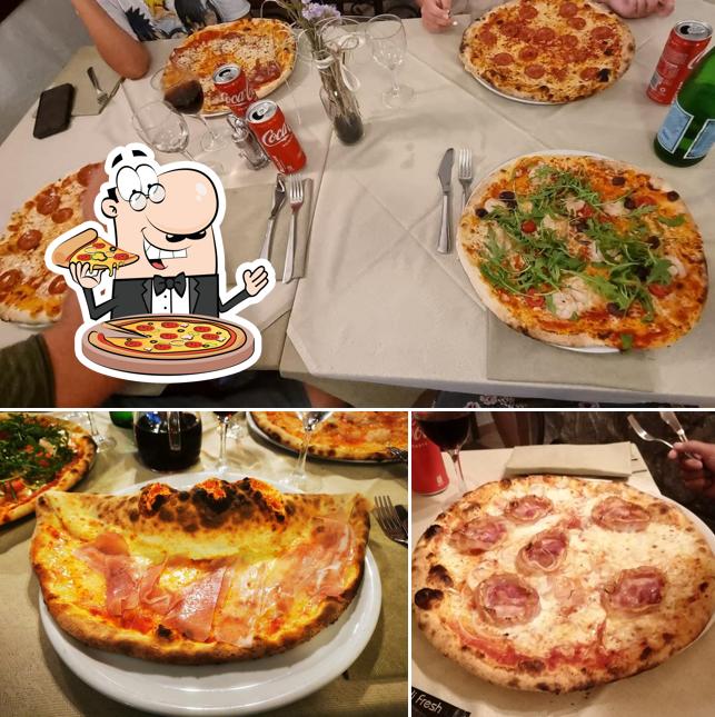 Scegli una pizza a Ristorante Pizzeria La Rustica