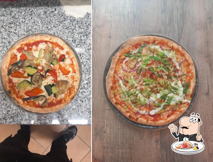 A Duomo pizzeria kebap, puoi ordinare una bella pizza