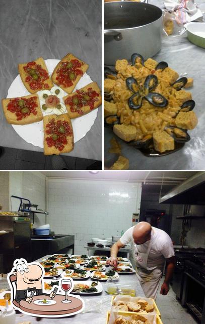 This is the picture displaying food and dining table at Pizzeria Da Totò E Peppino