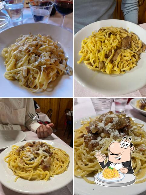 Spaghetti alla carbonara al Mezza luna