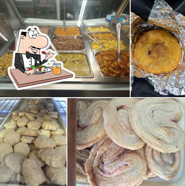 Food at Reveles Mexican Bakery