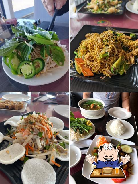 Food at Nam Phuong Buford Highway