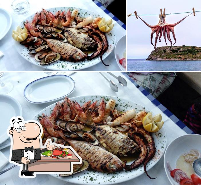 Try out seafood at Taverna Dimitris - Heraklion